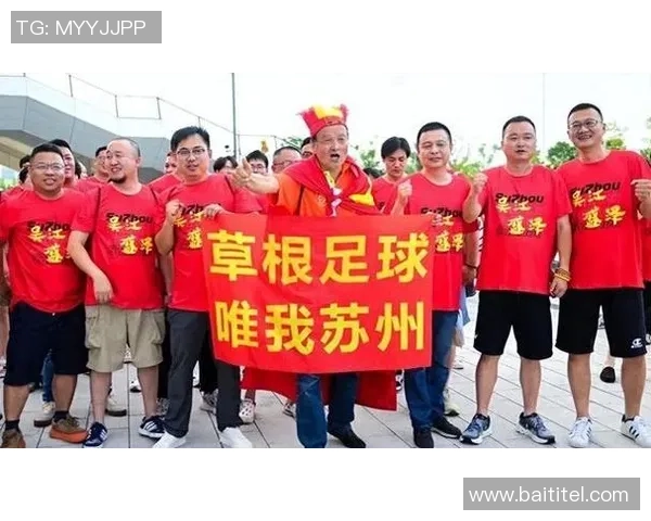 中国明星与国际足球巨星的偶遇瞬间引发的热议与感动